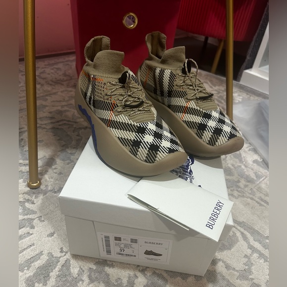 **AUTHENTIC** Burberry Women’s Checkered Beige Sneakers - Picture 1 of 10